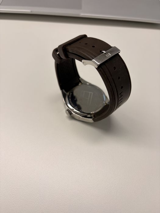 Tommy HilfigerWhite/Rubber Ø43 mm