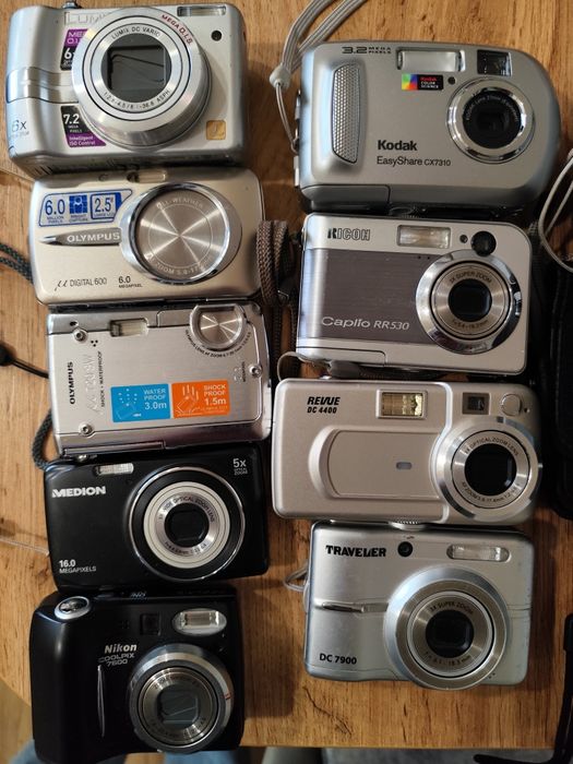 Разпродажба! Дигитални компактни фотоапарати