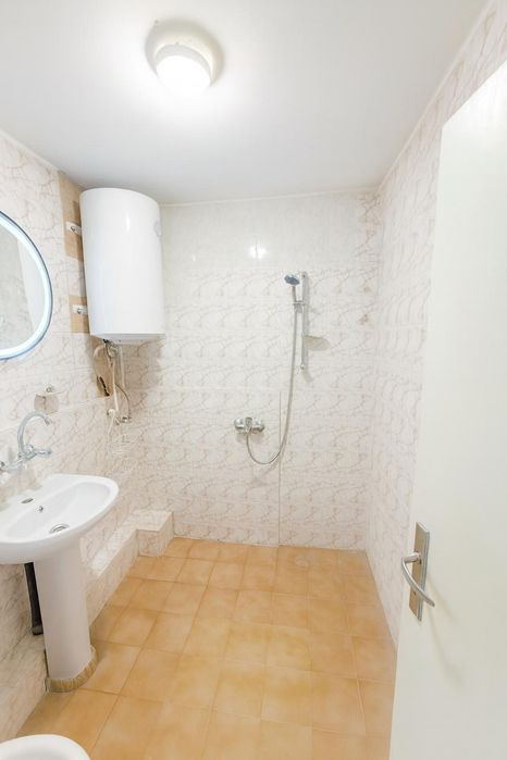 Дава се под наем Тристаен апартамент в Пловдив, Тракия - 66 кв.м за 383 € - Снимка #3