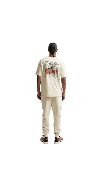 NIKE тениска Cafe Swoosh