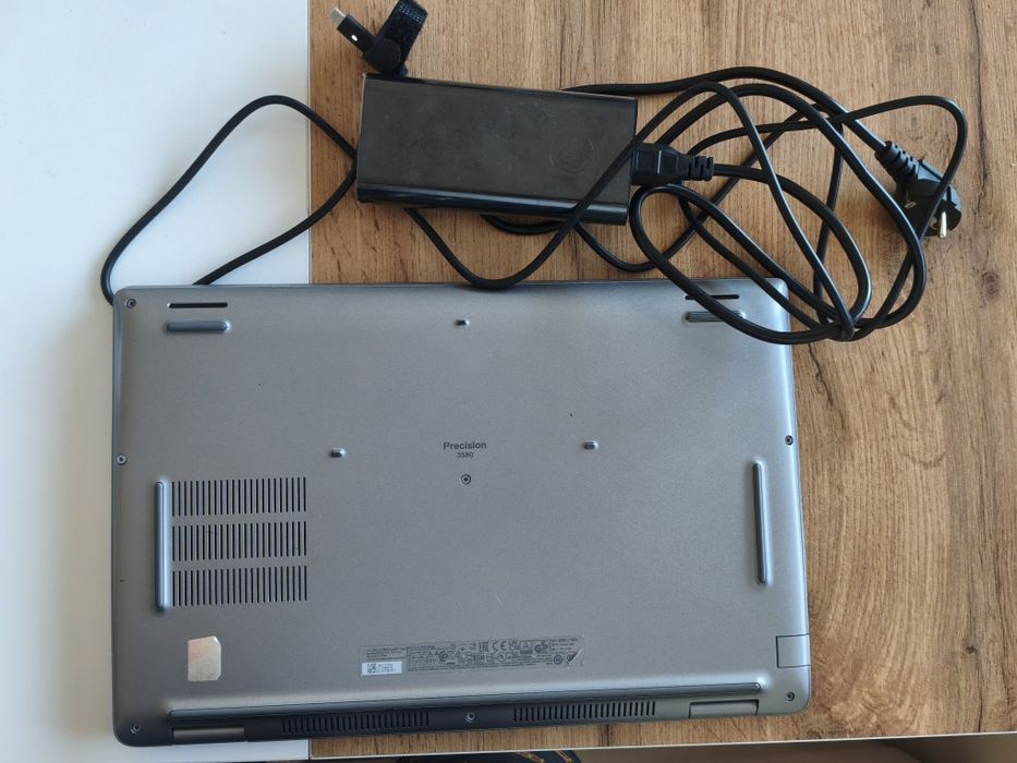работна станция Dell Precision 3580 - i7-1360P, NVIDIA RTX A500, 16 GB DDR5 4800 MT/s RAM