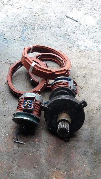 Колела 220,320,440,540, 680.,760 mm.ел мотори редуктори за 8т 12.5т 20