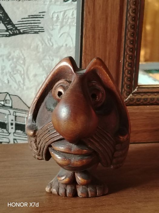 Деревянная фигурка.