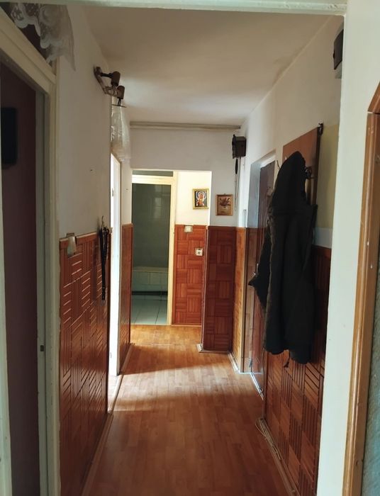 Vand apartament 2 camere confort 1 sporit, etaj 4, Banat, decomandat,Tudor zonă deosebită!