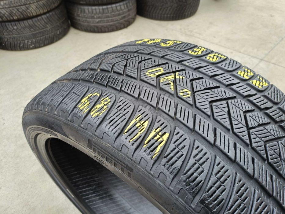 O anvelopa iarna 275 35 22 pirelli scorpion winter profil de 6,8 mm