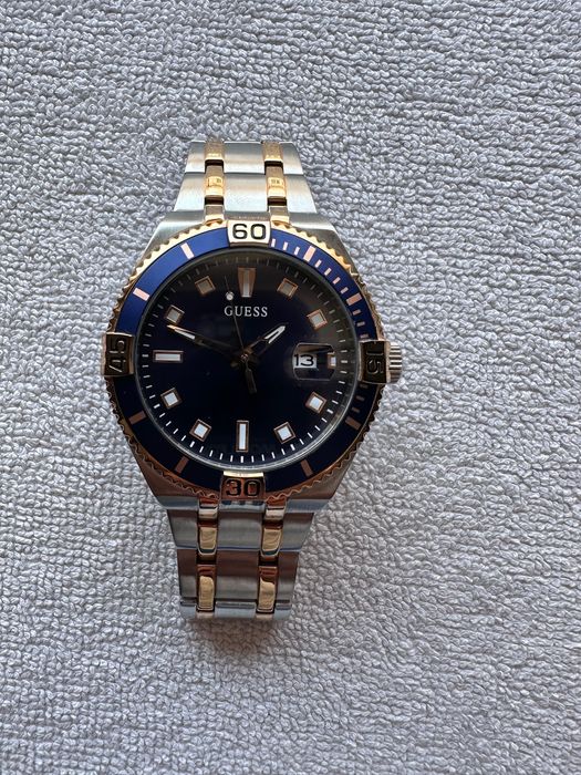 Часовник Guess оргинален