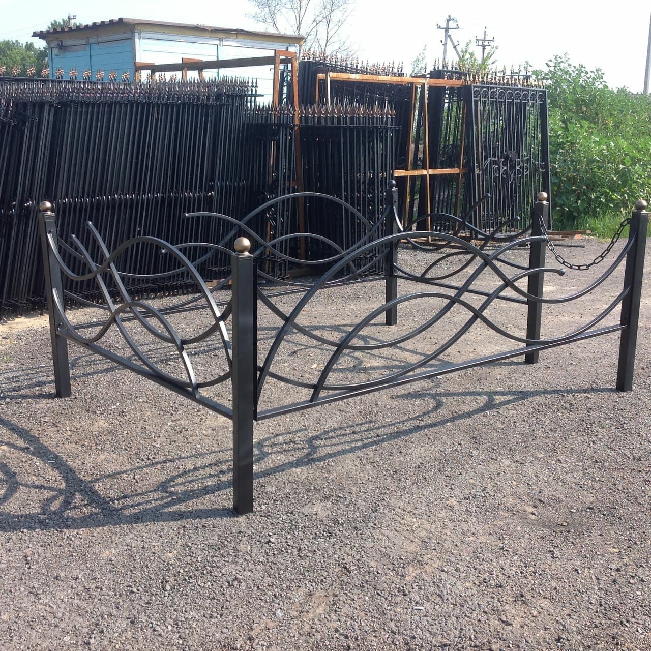 Ограды из профильной трубы на кладбище фото Ограды из профильной трубы на кладбище фото