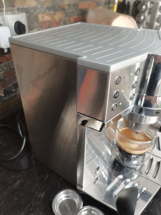 Aparat de cafea DeLonghi