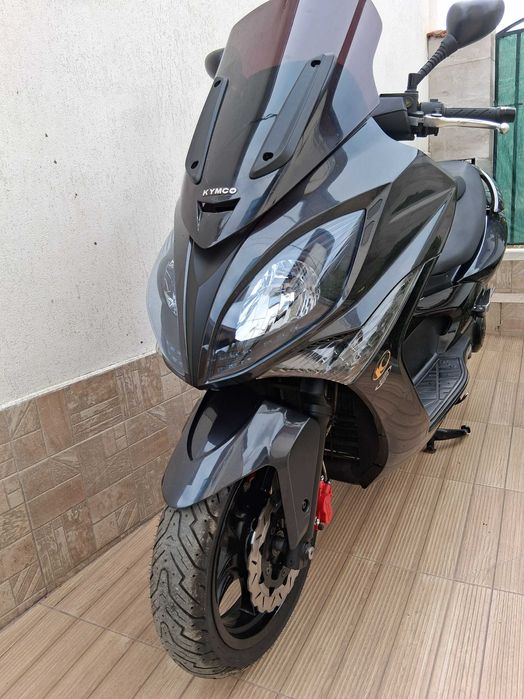 Продавам 25 бр. Скутери и Мотори