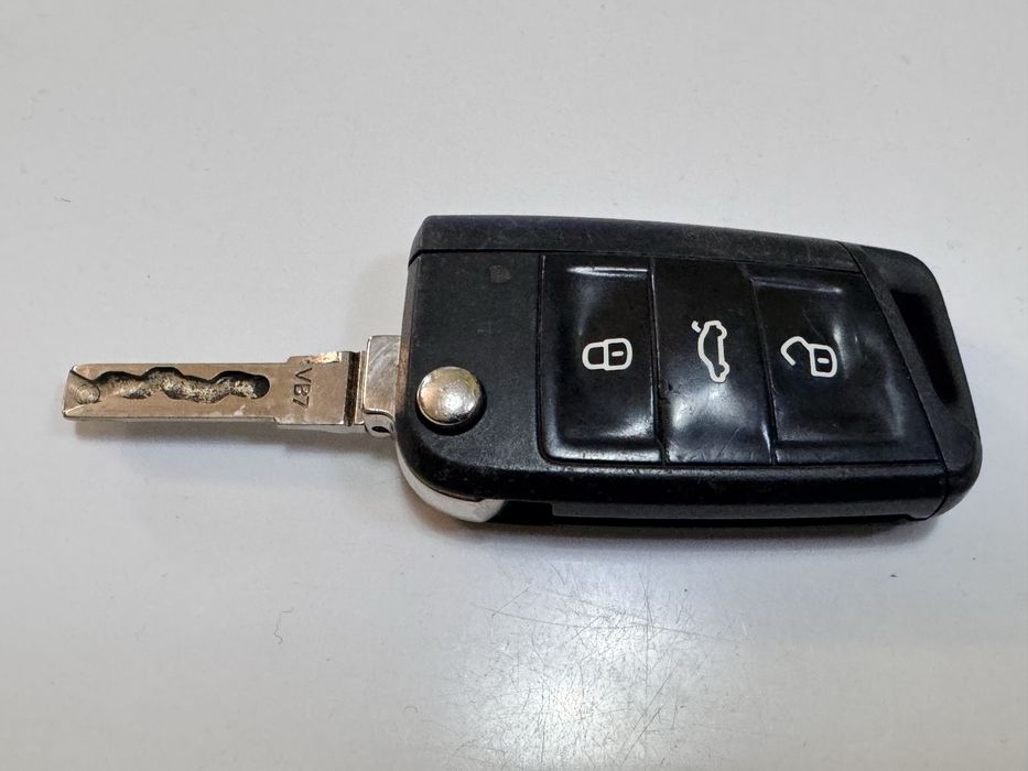 Ключ за  VW Skoda Audi Seat оригинален с 3бутона