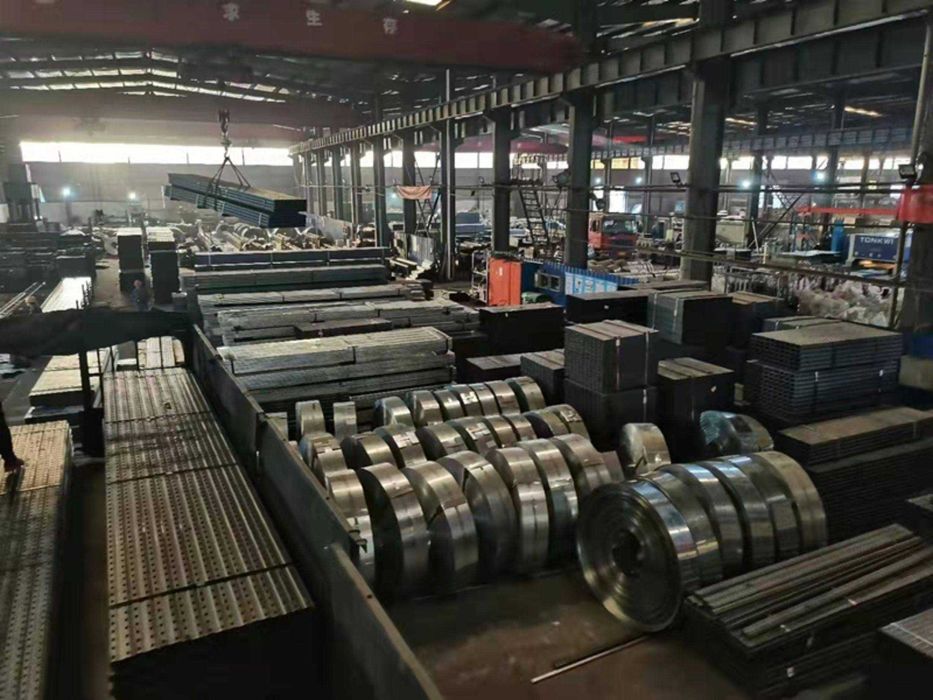 Прочный стальной стеллаж для хранения вещей / Многоярусный стеллаж