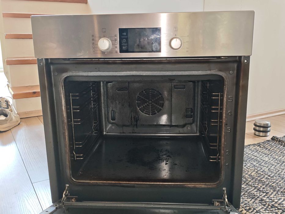 Фурна за вграждане Bosch HBA73B250 (Произведена в Германия) – ЗА ЧАСТИ / РЕМОНТ
