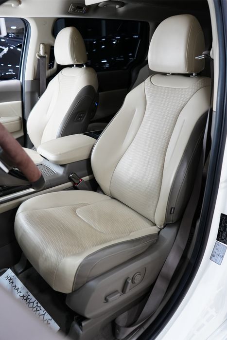 KIA Carnival Hi Limousine