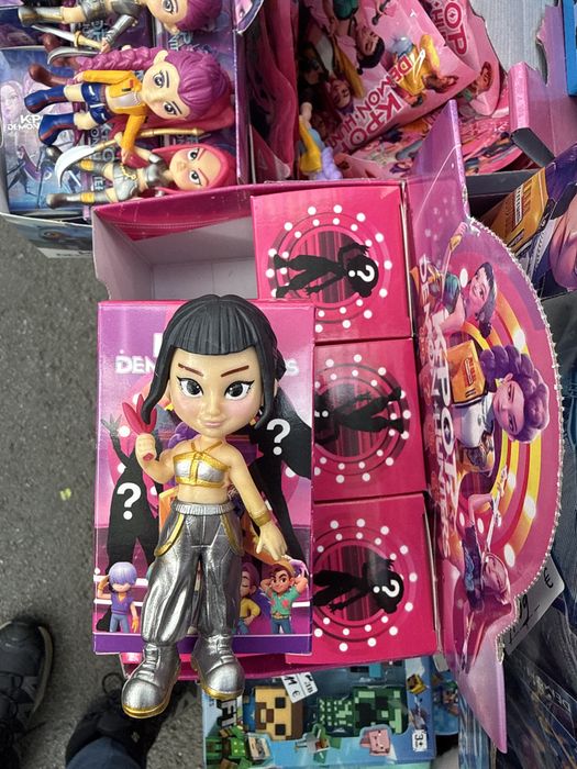 K-POP demon hunters.  Кей поп