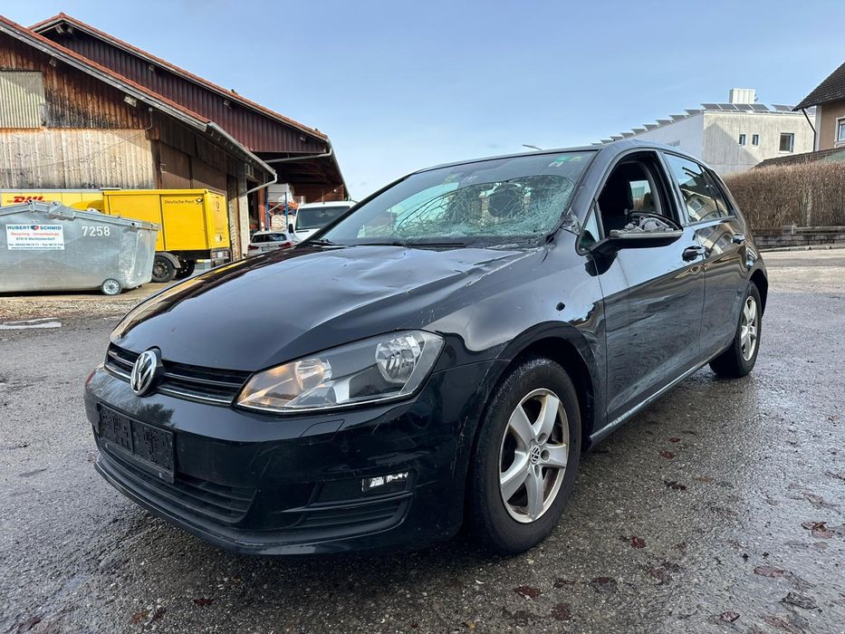 Golf 7. *2014*1.2 benzina*avariat*lovit