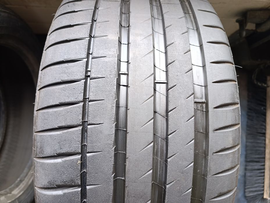 O anvelopă de vara 275 35 21 Michelin dot 2018 7mm