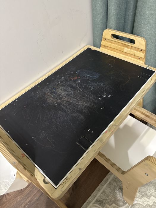 Детский стол со стулом