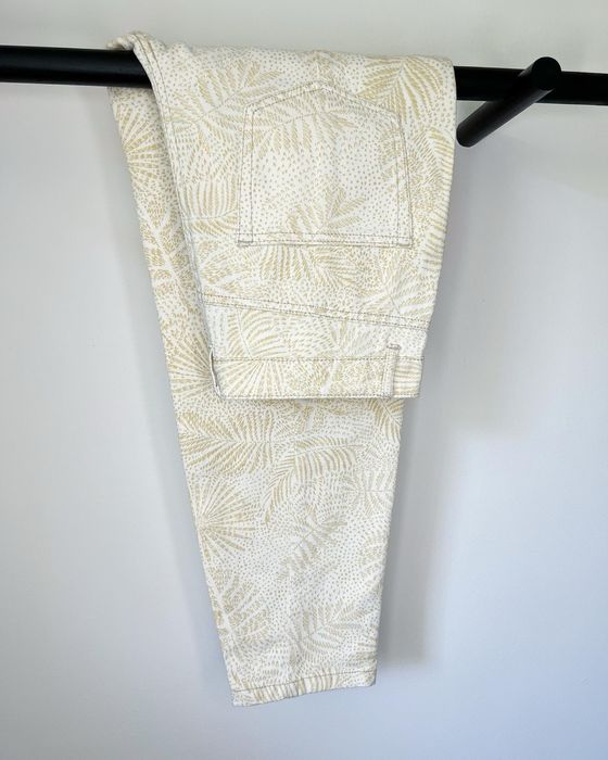 Бели дънки със златист принт Cache Cache