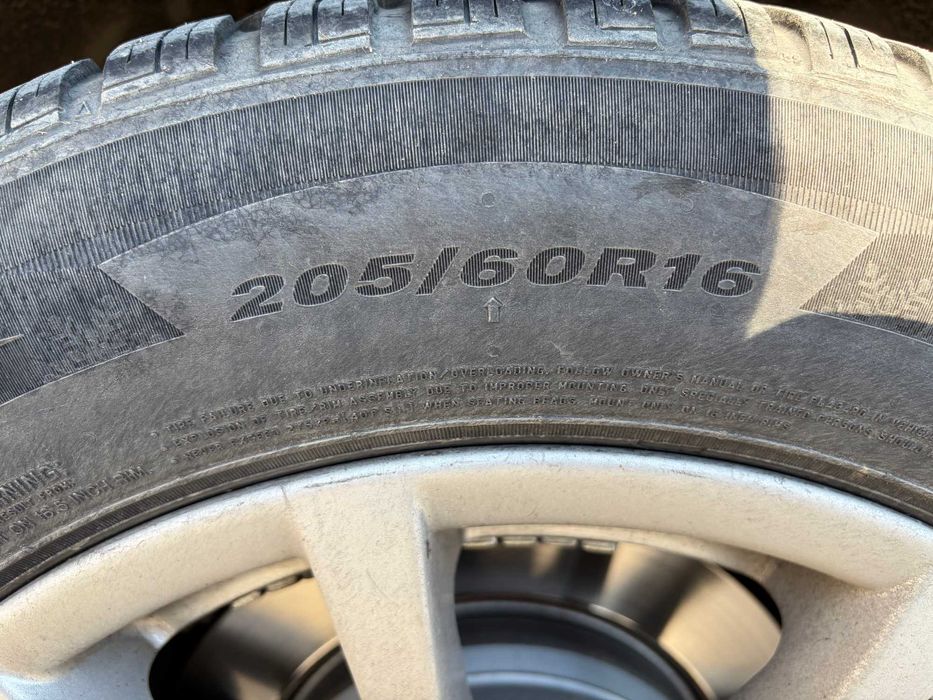 Ляти джанти BMW 16" 5х120 със зимни гуми Nexen 205/60/16 DOT 22