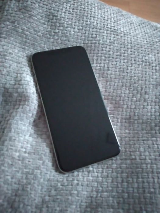 Продам iPhone 11 pro max 256gb white