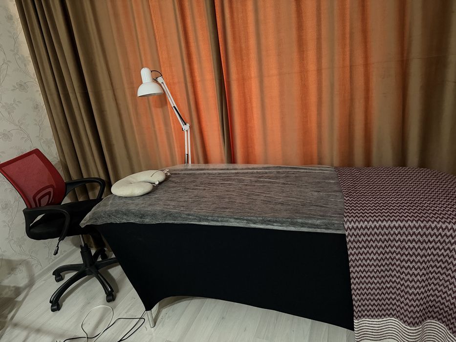 Продам кушетку, стул, лампа для мастеров