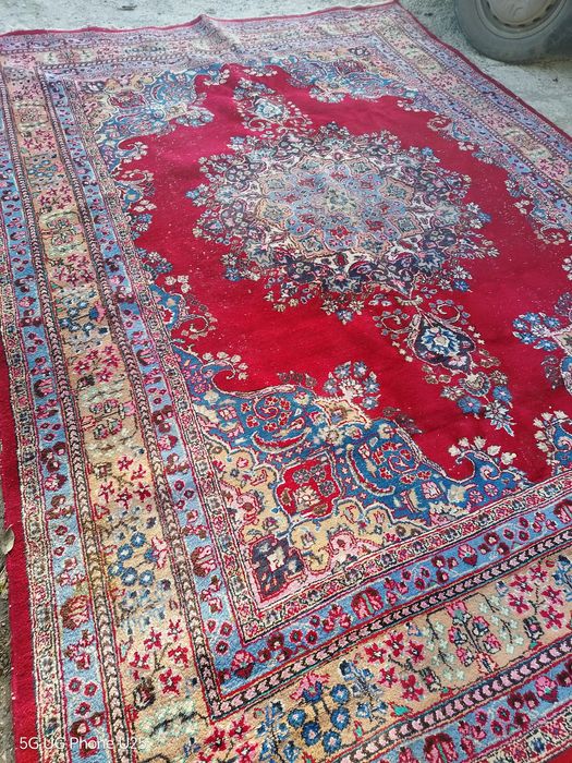 Ръчно тъкан килим