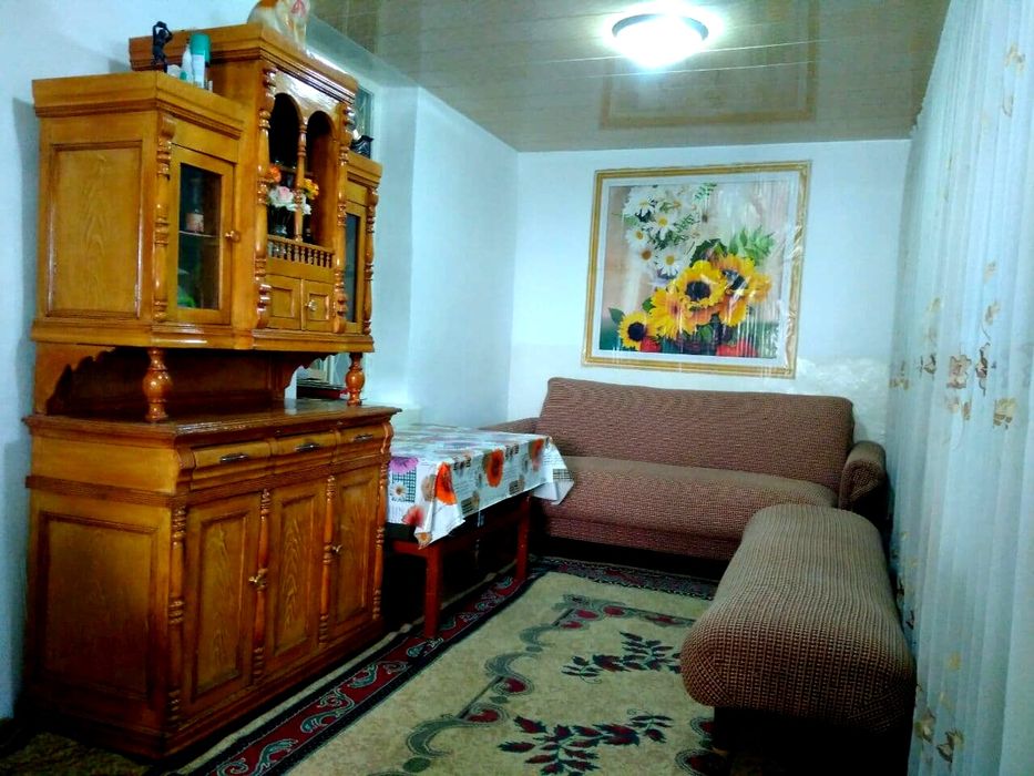 Продается дом на земельном участке.