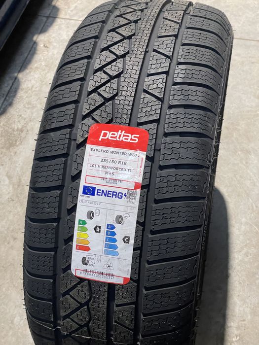 235 50 18 Petlas Explero winter W671