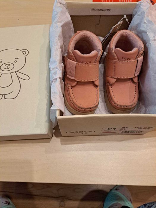 Нови детски обувки