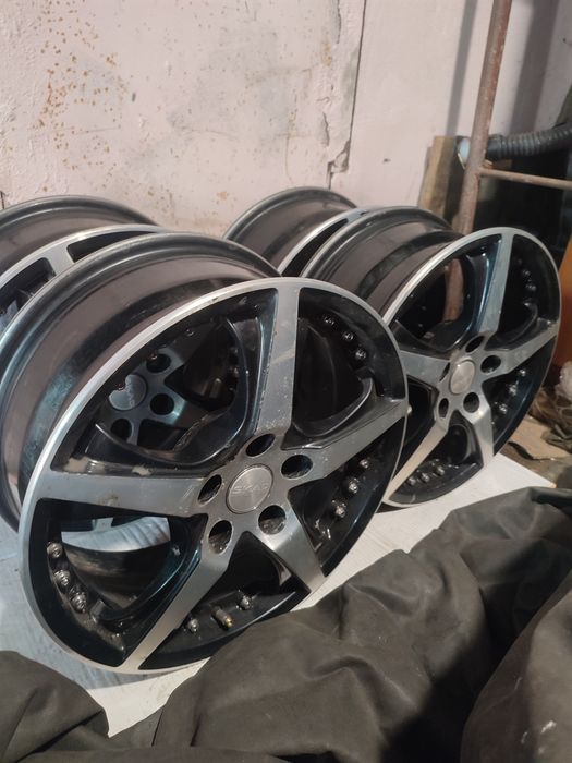 Продам диски на 16