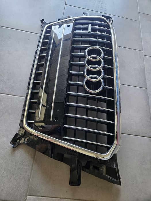 Grila centrala Audi Q5 SQ5  8R, FY Facelift 2012-2024