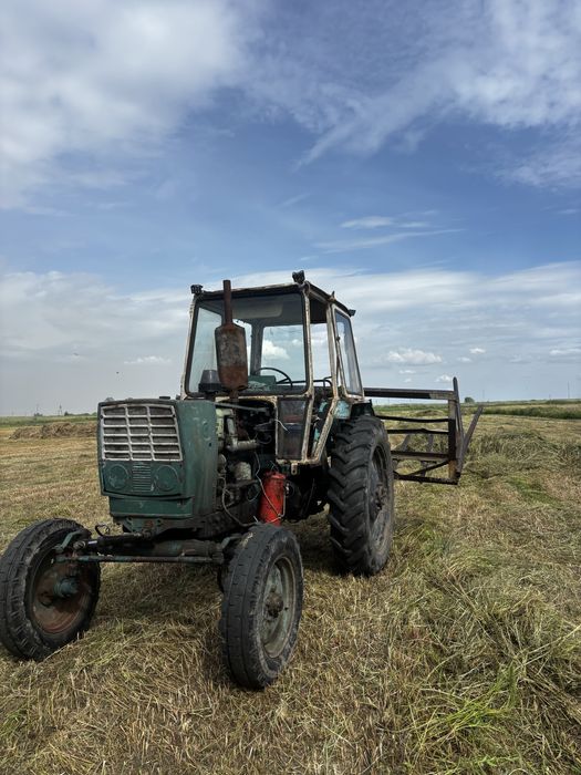 Продам трактор юмз 6 каркасник