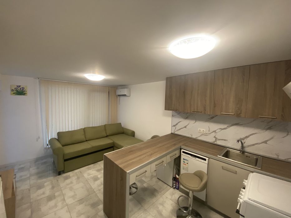 Продава се Двустаен апартамент в Варна, Бриз - 51 кв.м за 2157 €/кв.м - Снимка #2