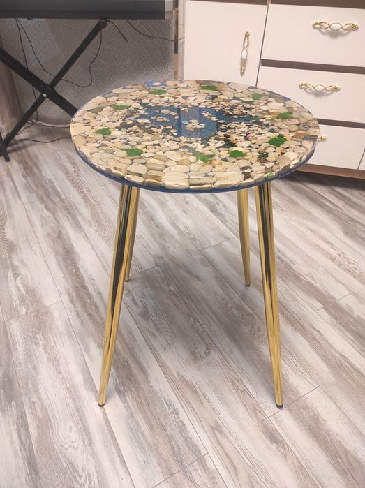 Журнальный столик