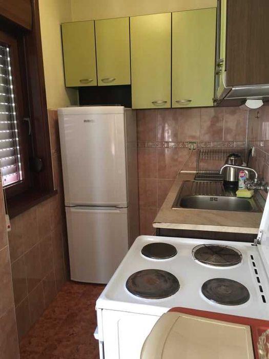 Дава се под наем Двустаен апартамент в Бургас, Център - 73 кв.м за 91.8 € - Снимка #1