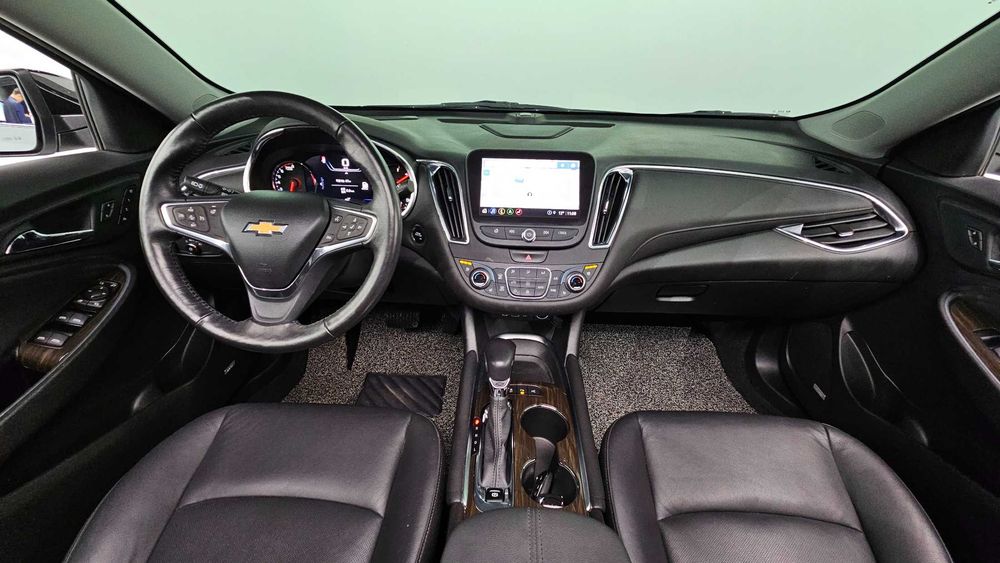 Chevrolet Malibu Turbo 2.0 Redline