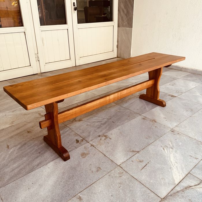 Масивна дървена пейка в рустикален стил – ръчна изработка