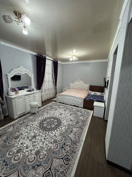 Янги Ўзбекистон Юқоричирчиқ туманида 8 хонали коттедж сотилади.