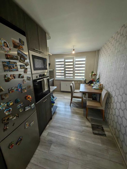 Продавам тристаен апартамент в гр. Перник кв. Изток