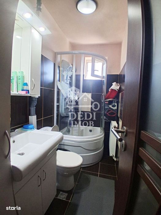 Apartament 3 camera de vânzare in zona Nufarul, Oradea