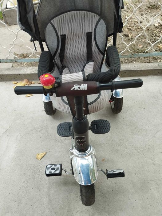 Продается отличная детская коляска- велосипед.