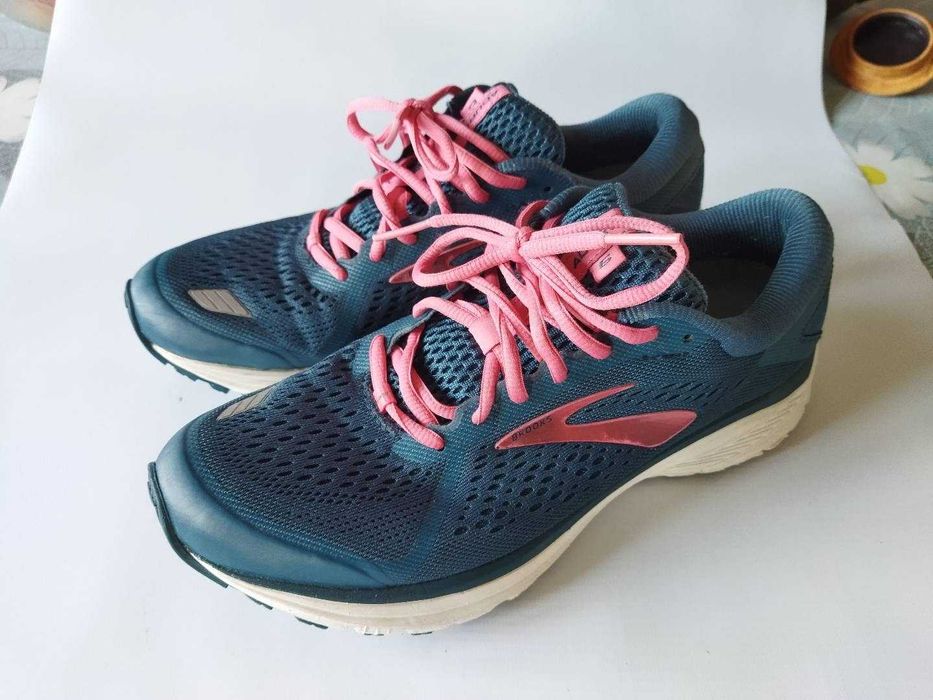 Дамски Маратонки BROOKS