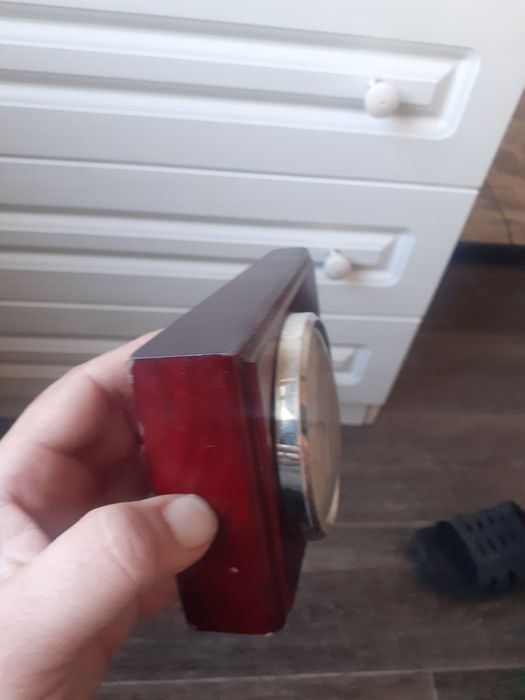 Настольные часы.