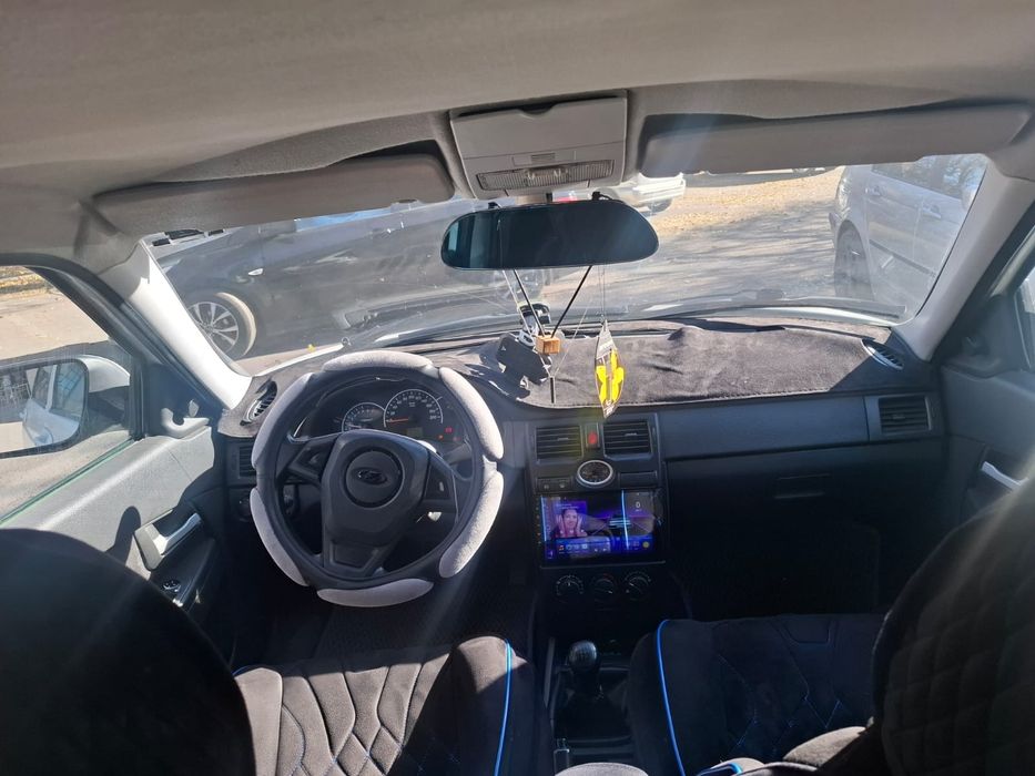 Продам Приору ..