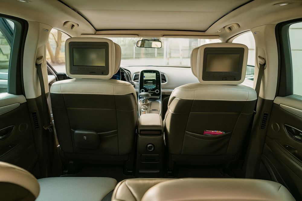Vand sau schimb Renault Espace Inițiale Paris 2016