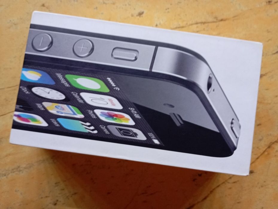 Vând iPhone 4S, stare foarte bună. Preț 100 Euro.