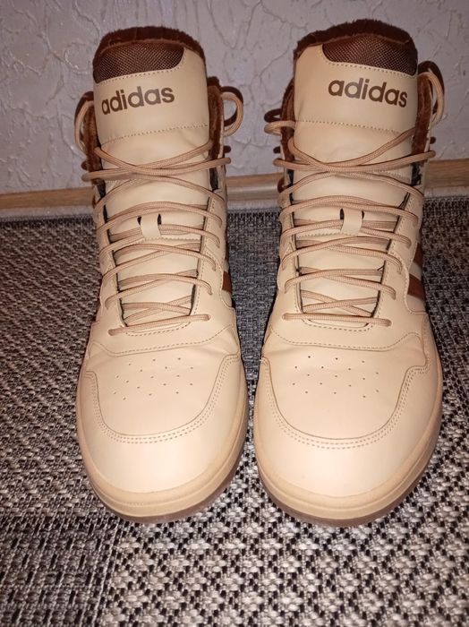 Продам  кроссовки  Adidas  оригинал  р.46