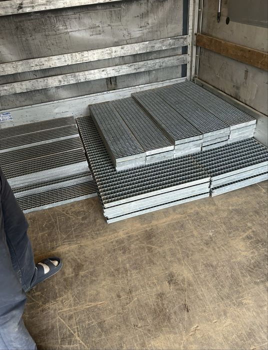 Trepte zincate galvanizate
