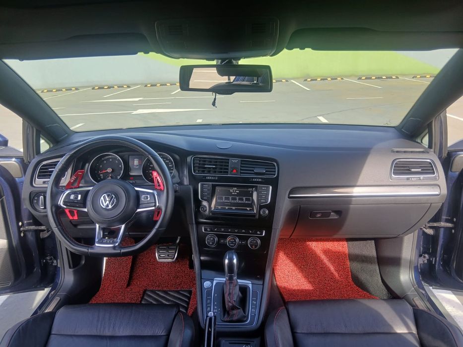 Volkswagen Golf GTI