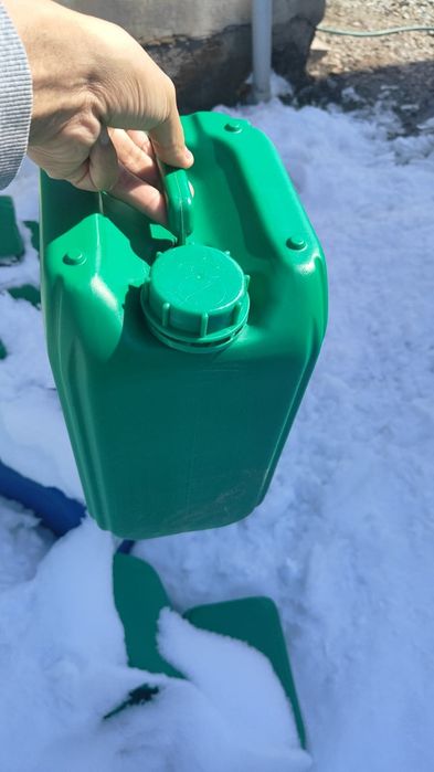 Продам срочно Канистры 10л. Оптом!